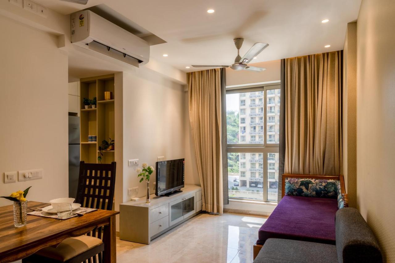 Zenia Luxury Suites And Serviced Apartments Мумбай Екстериор снимка