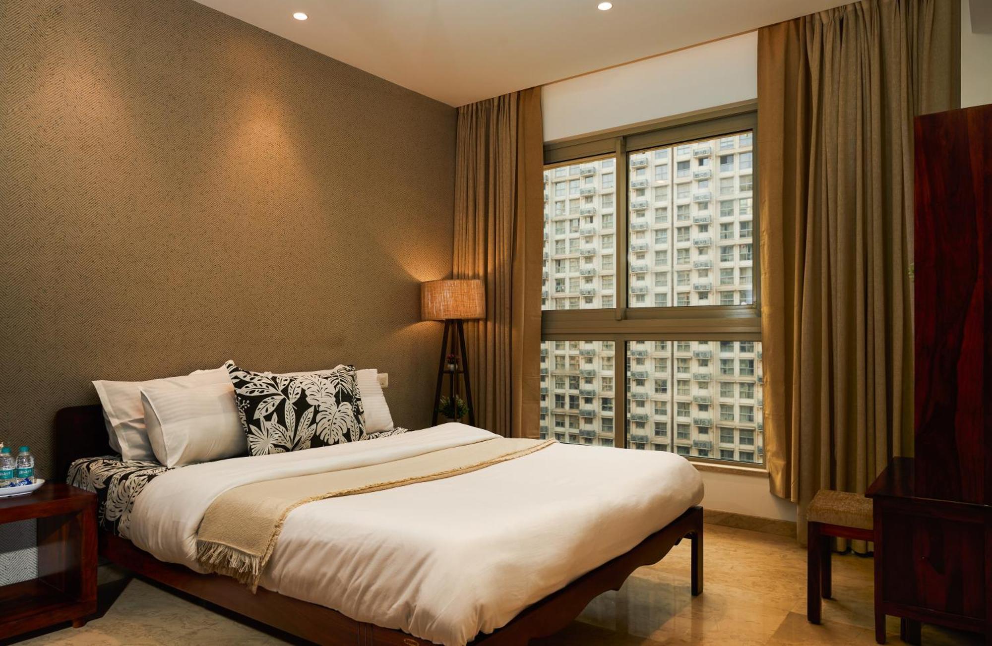 Zenia Luxury Suites And Serviced Apartments Мумбай Екстериор снимка
