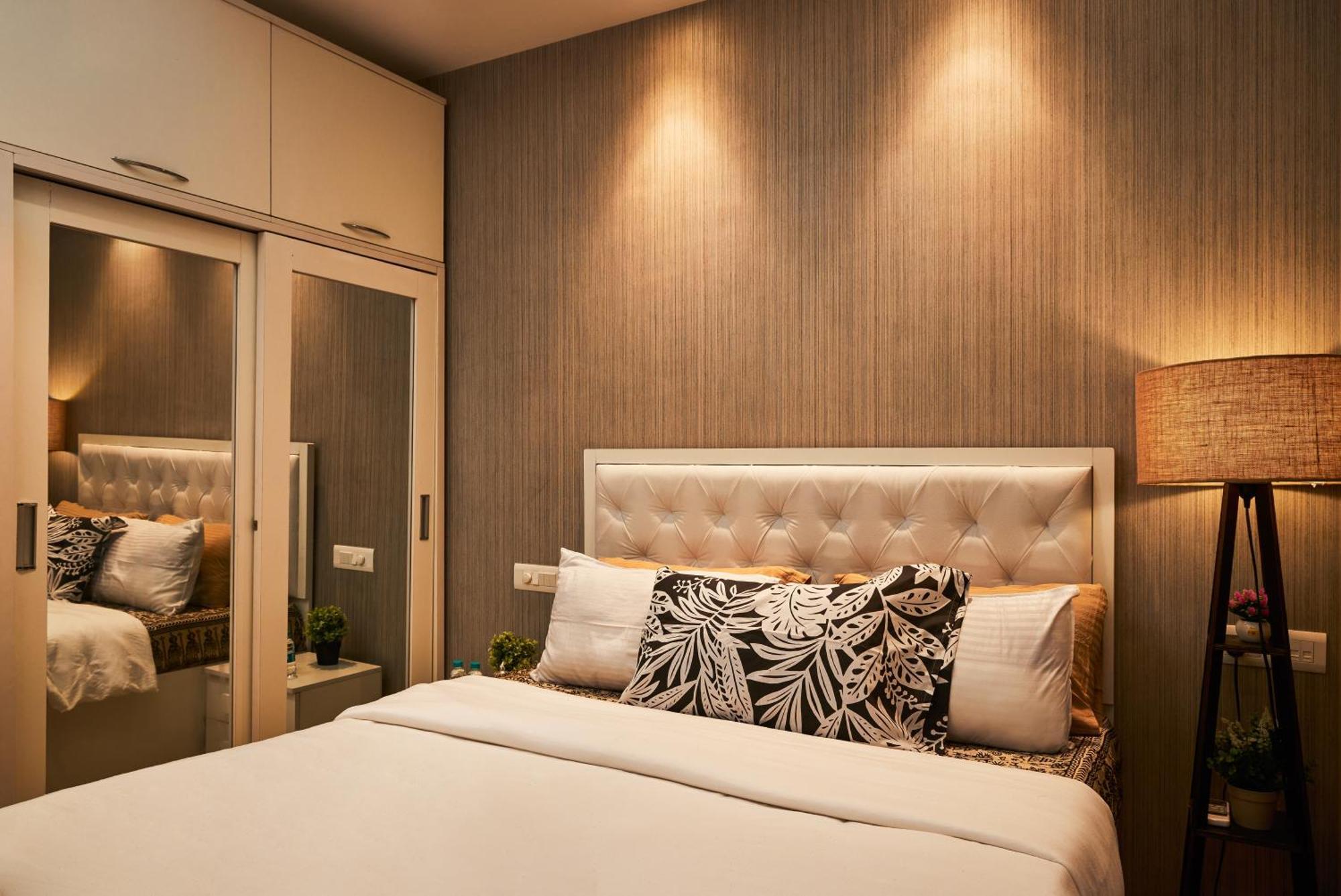 Zenia Luxury Suites And Serviced Apartments Мумбай Екстериор снимка