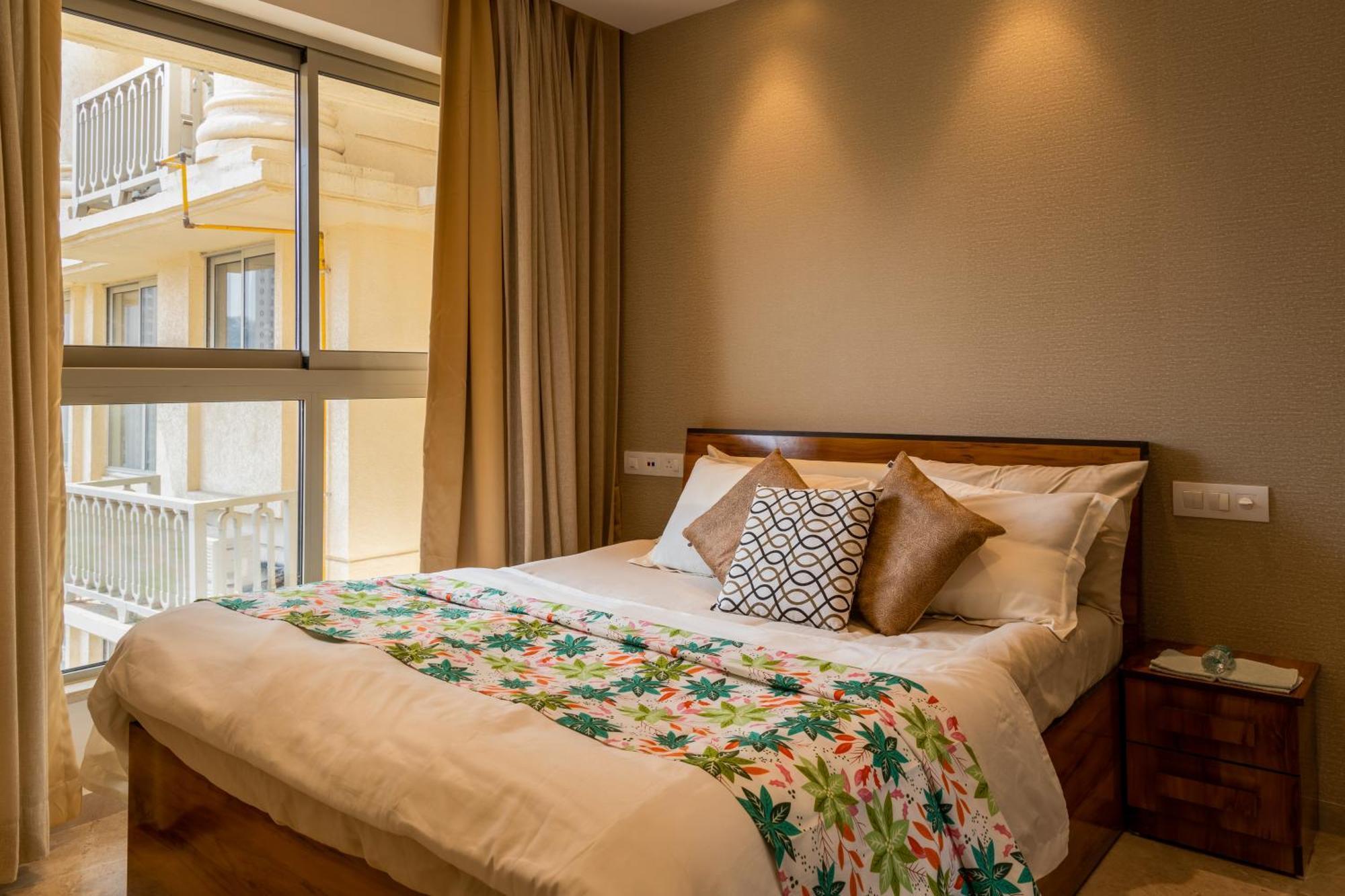Zenia Luxury Suites And Serviced Apartments Мумбай Екстериор снимка