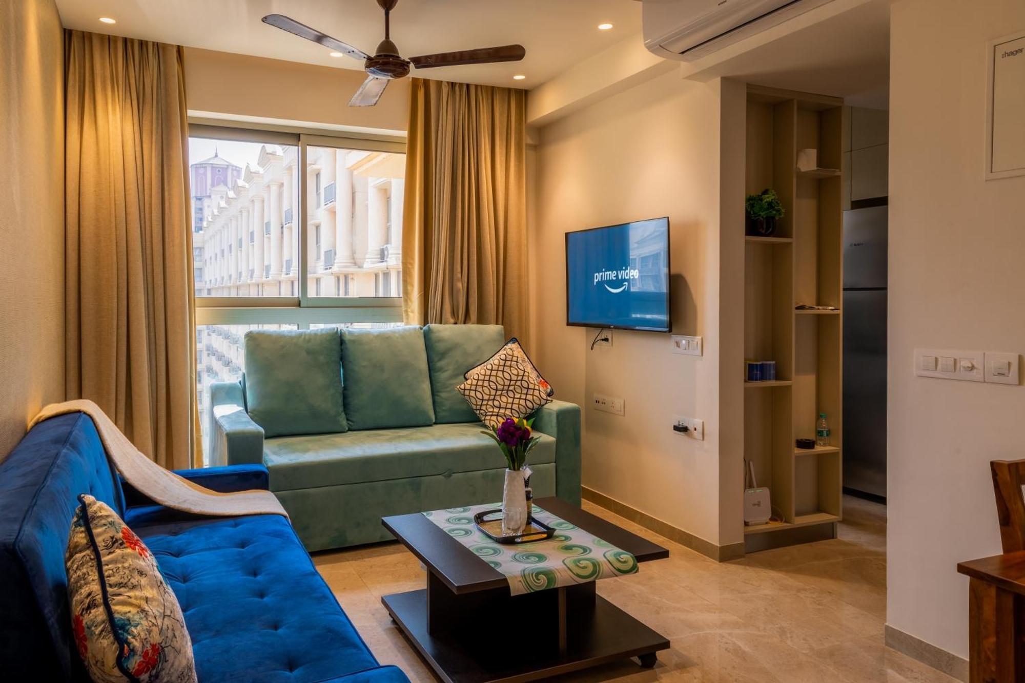 Zenia Luxury Suites And Serviced Apartments Мумбай Екстериор снимка