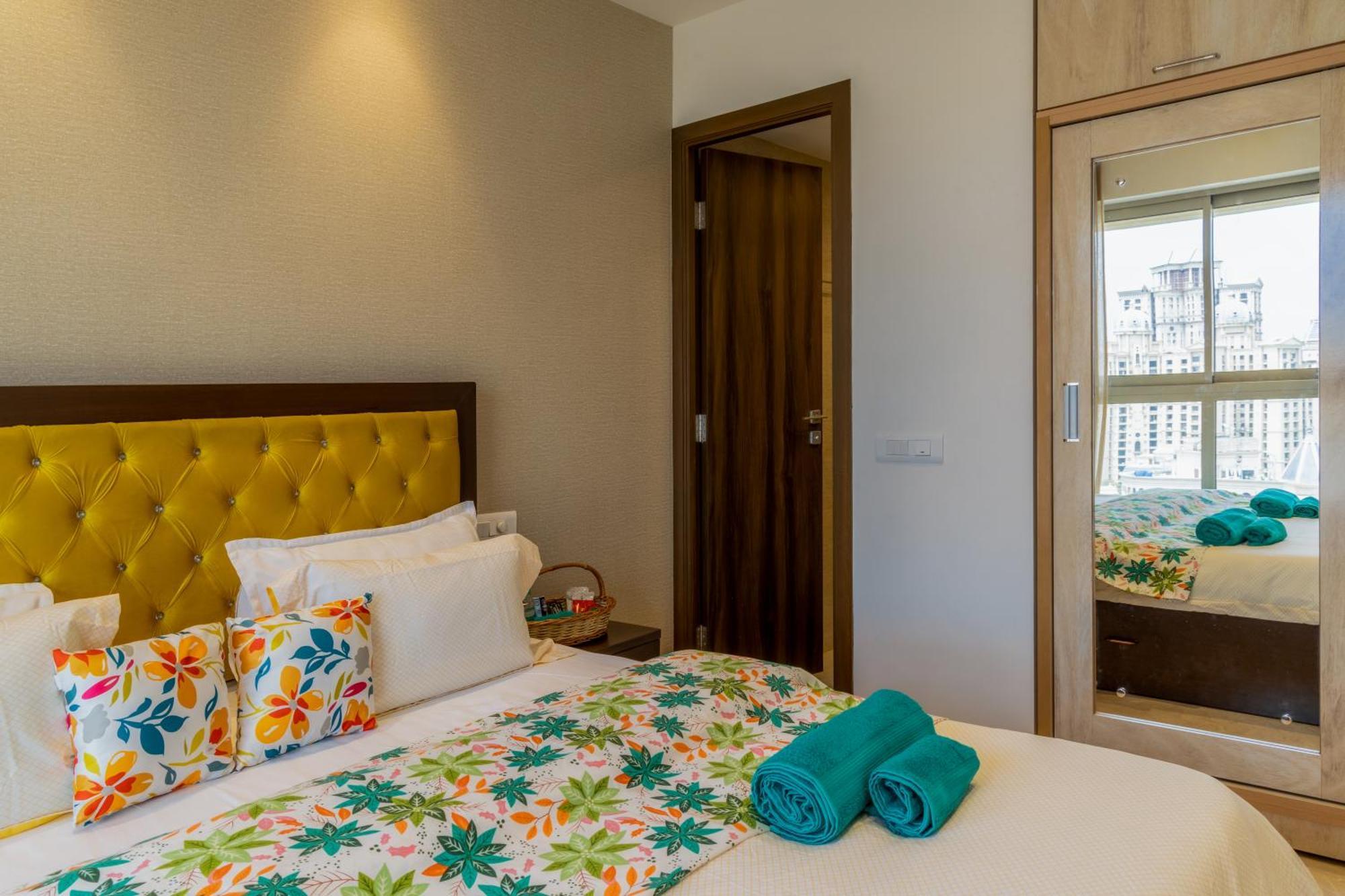 Zenia Luxury Suites And Serviced Apartments Мумбай Екстериор снимка